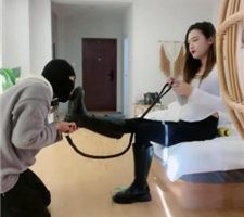 【琪琪美美子】调03年小奶狗-跪舔长靴/踩踏骑马/钻胯 bf37101