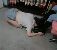 【梦幻大大】母畜-骑马骑脖/转胯爬行/舔长靴白袜jio bf38487