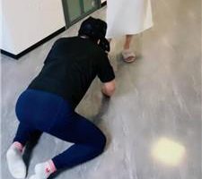 【芷镜小主】暴揍快递小哥后关押狗笼囚禁 bf38995