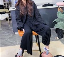 【麋鹿银儿】暴力虐双奴-深喉到吐/超狠踢虐裆/骑夹脖子绞杀 bf39997