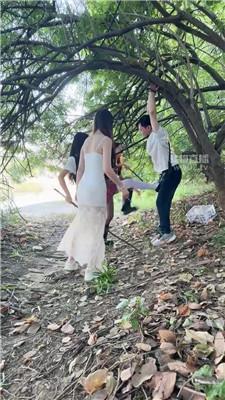 【婉晴大大】户外-多名精神小妹暴揍跟踪狂 bf58672