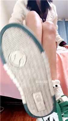 【姜琦琦】运动鞋小白袜    260122-13