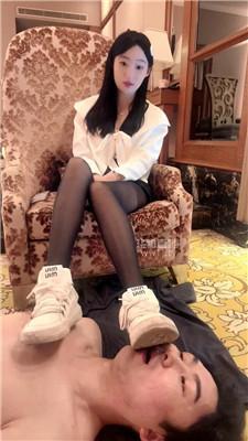 【诗酒】脏鞋黑丝蹂躏踩-重口喂食 bf60748