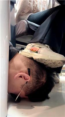 【海海】桌底下脏鞋无意识踩-除臭 JS260212-8