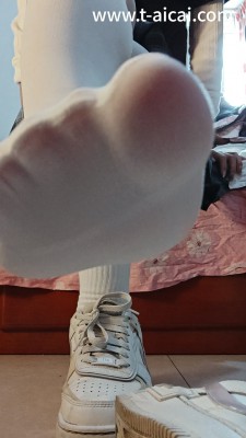 萝卜空军鞋底羞辱 YC-260215