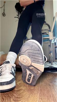 【may老师】运动鞋白袜玩贱奴 JS260314-14
