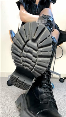 【秋黎】靴下的绿帽狗    260318-5