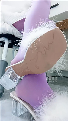 【依甜】骚妈是婊子乳母乱伦    260319-3