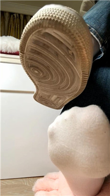 【乔乔在这里】脏鞋白袜踩S    260320-29