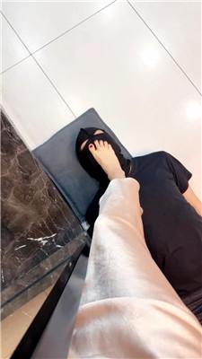 【楚楚】高贵女主踩踏坐脸 bf61725
