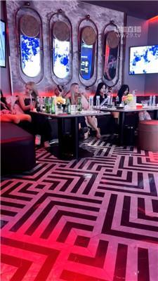 【荷花会所】KTV多女主的人体马桶 JS260327-41