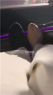 【山西夫妻主S】司机狗品尝臭脚丫 JS260328-12