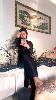 【卿卿】长裙御姐的脚下奴 bf61924