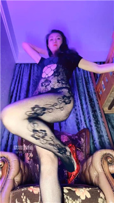 【瑞婷】裸足骚舞胯下诱惑    260329-23