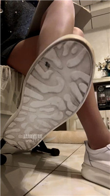 【萱萱子】黄金洗脑羞辱1    260331-28