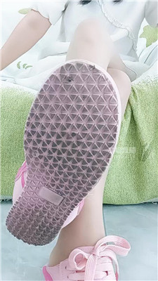 【依甜】老婆和女儿都是婊子 260404-22