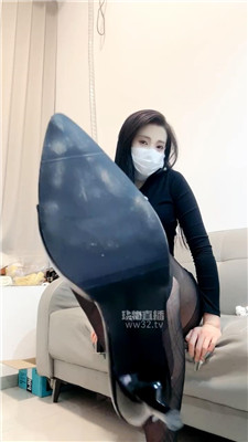 【小E神】黑丝高跟裸足 260407-35