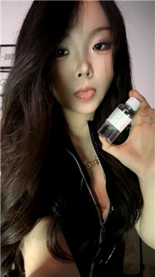 【梨悠】香水黑丝臀炸 260410-31