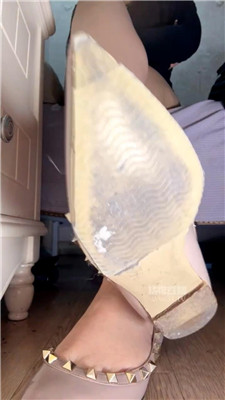 【咬猫】挑鞋嘲笑人身攻击 260412-31