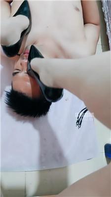 【钰大大】高跟踩-鞭打-捆绑堵嘴  JS260415-12