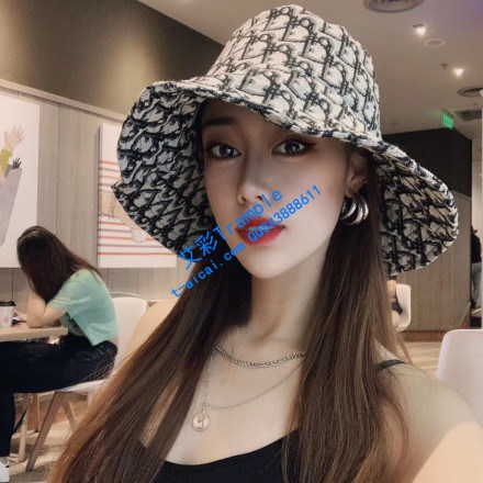 〖碎蛋娇娃〗美女联合闺蜜惩治内衣贼