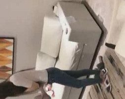 ViVi，抽女奴屁屁