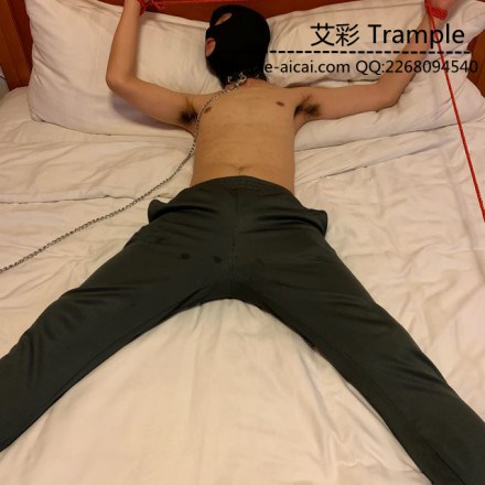 【VIVI】袜子堵嘴，大字型强迫施虐