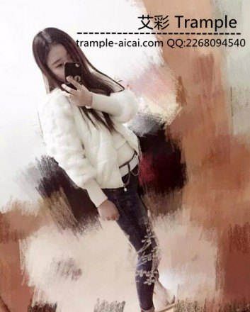 猥琐男墙角被群殴