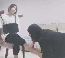 【文文大人】深夜调教猥琐外卖员 bf90091