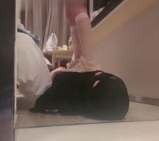 【桃子老师】运动鞋白丝全体重踩踏 bf15615