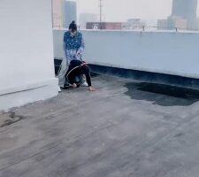 【辣妈S】运动女神阳台遛狗 bf20581