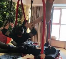 【二宝】惩罚跑骚狗-人体秋千/踩踏/深喉 bf21074