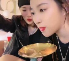 【鑫儿教头】双奴争宠吃口水/全体重踩踏【双视角版】 bf24803