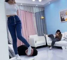 【麋鹿银儿】白袜裸足强制深喉/全体重踩脚垫 bf26371