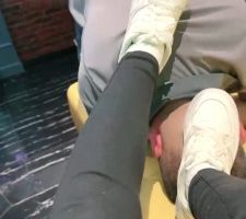 【林夕】KTV玩狗-人体鞋刷/闻袜子深喉/口水转胯/踩脚底下 bf28329