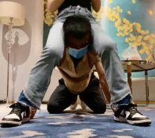 【海绵大大】牛仔小妹胯下辱/鞋底喂食/全体重踩头踩背 bf29198