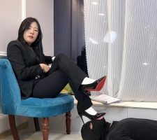 【羊羊】剧情-老师与学生-高跟白袜-骑马爬行/踩踏/闻舔原味 bf29292