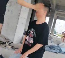 【美娜格格】户外荒地暴揍-重度耳光/踢踹/爬行/鞭打 【双视角】 bf30379