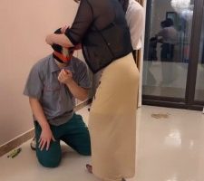 【梓夫人】姐妹花暴打修理工-圣水泥巴/重度鞭打 bf30585