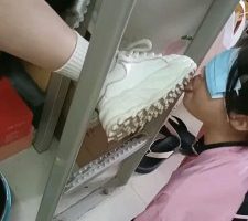 【爱可呀】学姐寝室伺候-胯下辱/舔鞋底/舌头洗脚/吃浓痰面包 bf33332