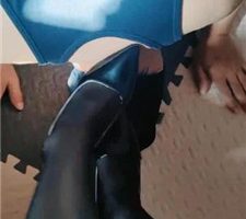 【魅影女神】黑丝高跟踩虐锁久了的狗 bf35716