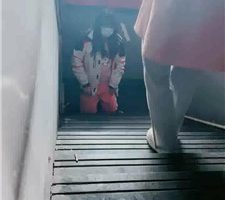 【桃子老师】户外楼梯间-小白鞋白袜虐母畜 bf36320