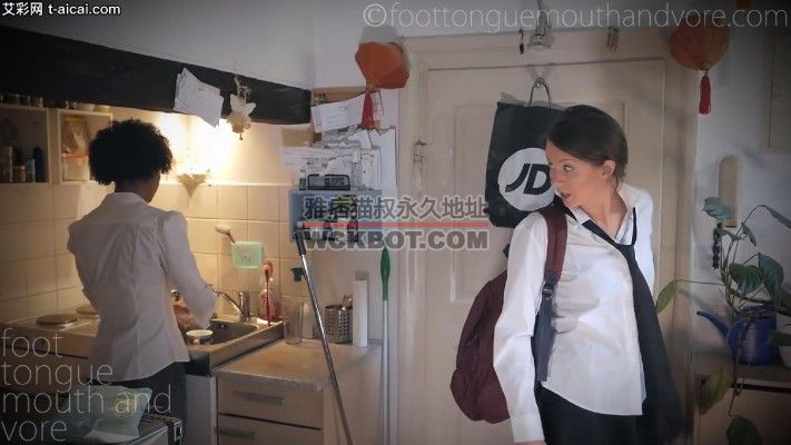 女主下班后的任务就是给家里的保姆当狗舔脚！bf13222