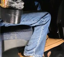 【樱樱】空姐S电影院羞辱玩虐脚下奴【一】 JS240207-9