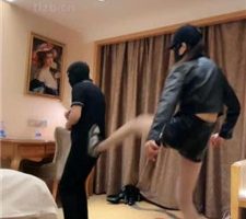 【美娜格格】生气暴打暴踹犯错家奴【完整版】 bf38367