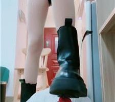【美娜格格】大头皮靴强迫舔/鞋窝窒息/舔口水鞋底/全体重踩 bf39044