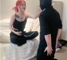 【千岁大人】精神小妹重度耳光/鞭打/脚下喂食 JS240330-8