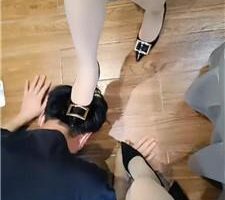 【梵高】开发养生馆技师S-品尝原味jio/高跟美腿踩 JS240407-4