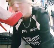 【梦琪】跪舔红高跟白网袜/骑脖赏赐圣水【完整版】 JS240407-25