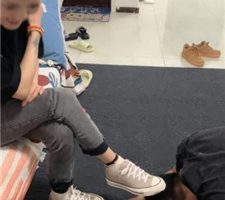 【安主子】帆布鞋白袜虐绿帽奴/鞭打/踩狗爪/骑马耳光/喂圣水 bf40286